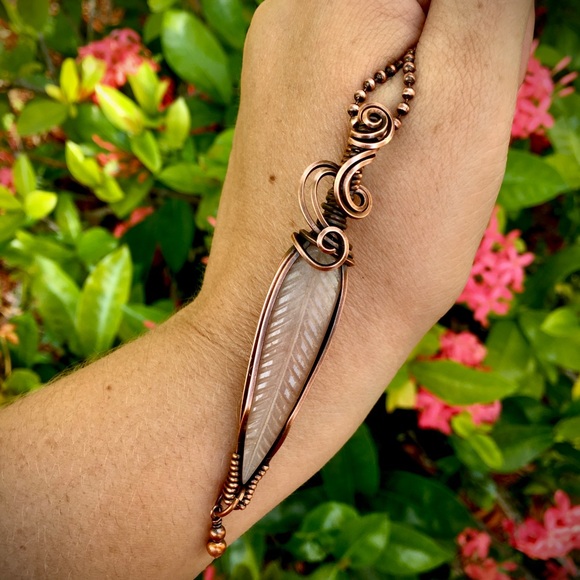 Moonstone copper wire wrapped pendant necklace - Picture 7 of 10